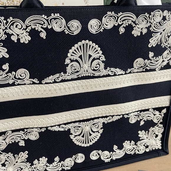 ❌SOLD❌NEW CHRISTIAN DIOR Canvas Embroidered Cornely Book Tote Blue White Large - Picture 3 of 14